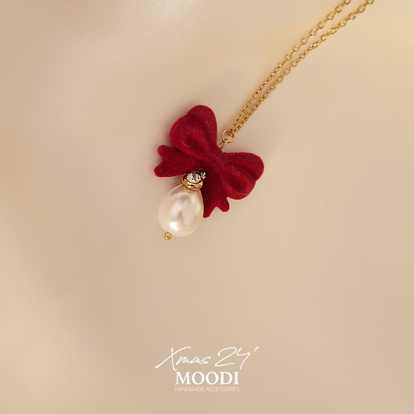 Necklace "Rebecca red ribbon"