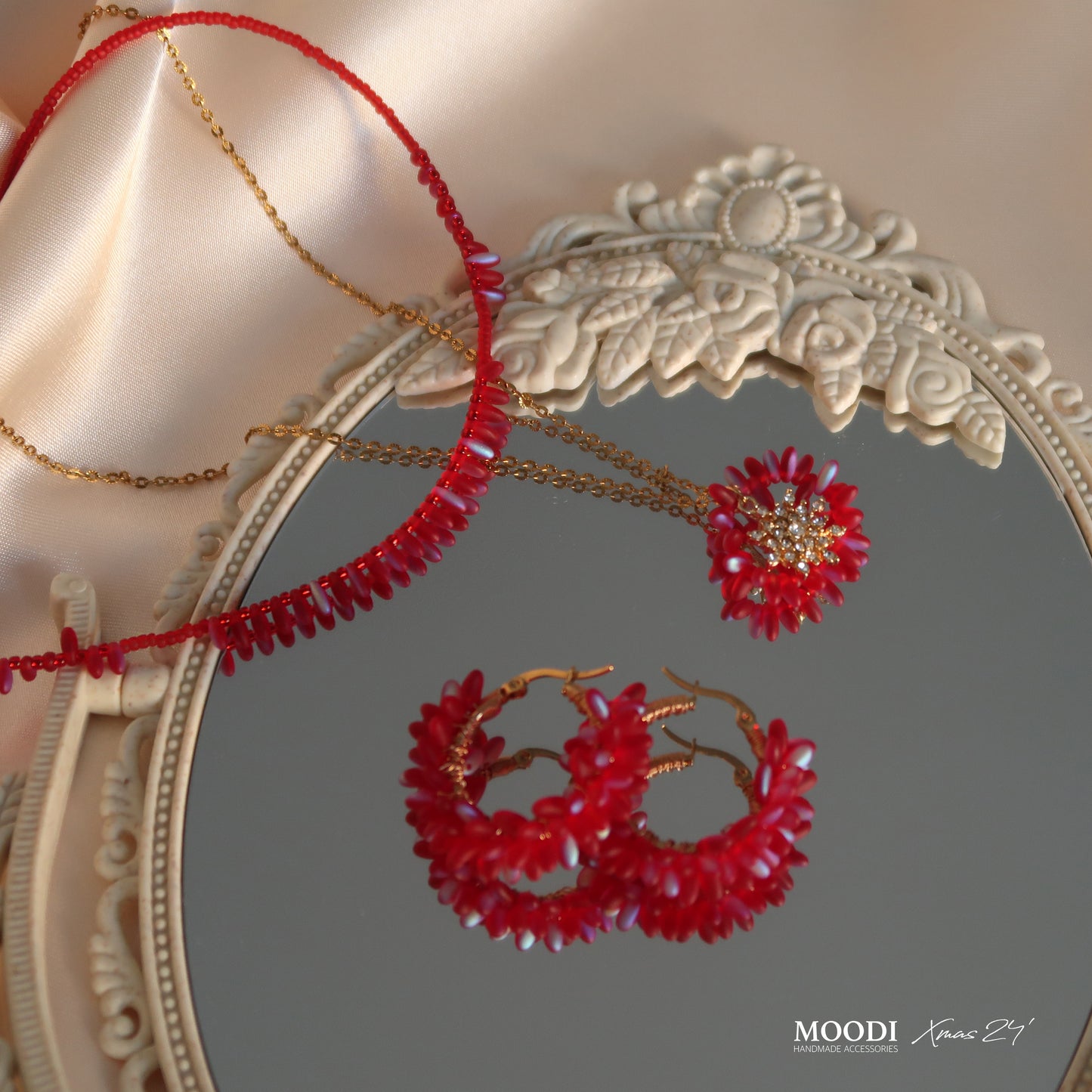 Long necklace "Red Velvet" with snowflake pendant