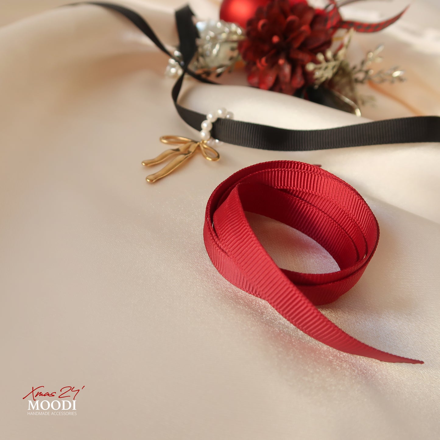 Delicate Choker "Ribbon" in two colors