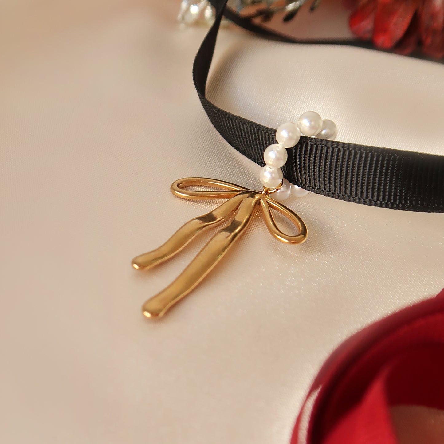 Delicate Choker "Ribbon" in two colors