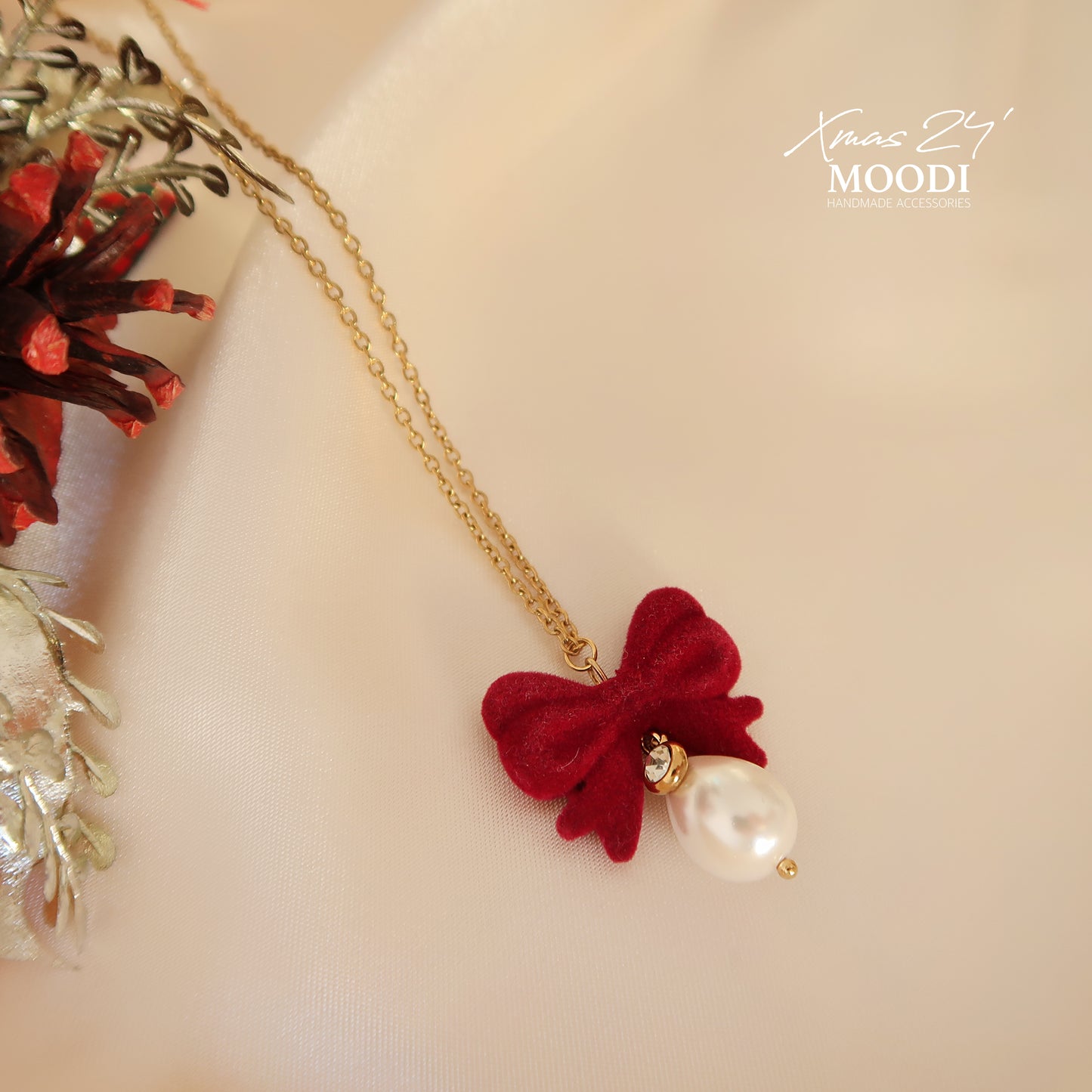 Necklace "Rebecca red ribbon"