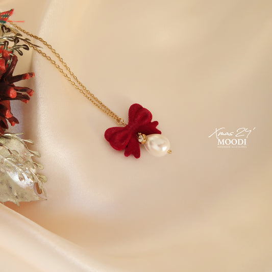 Necklace "Rebecca red ribbon"