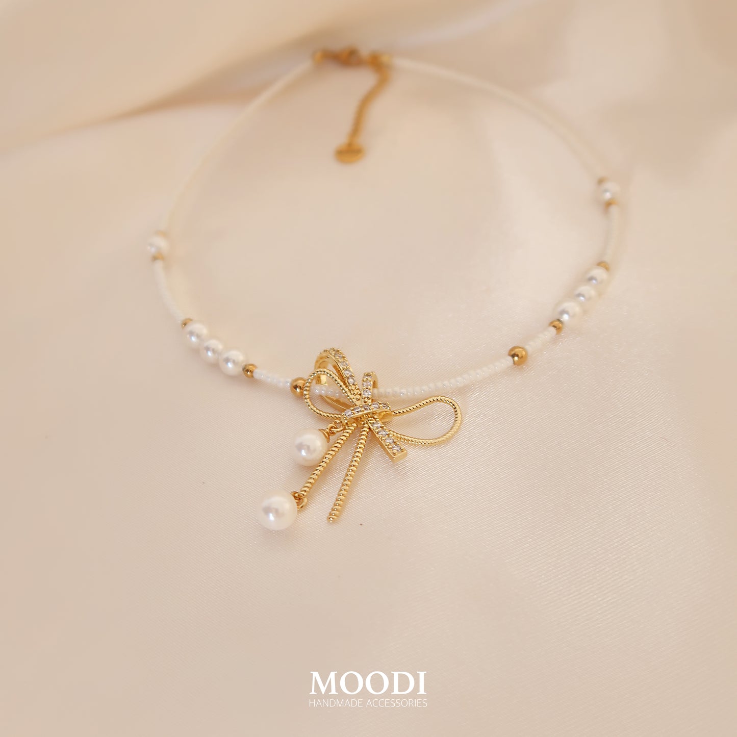 Necklace "Pearl Bow Grace"