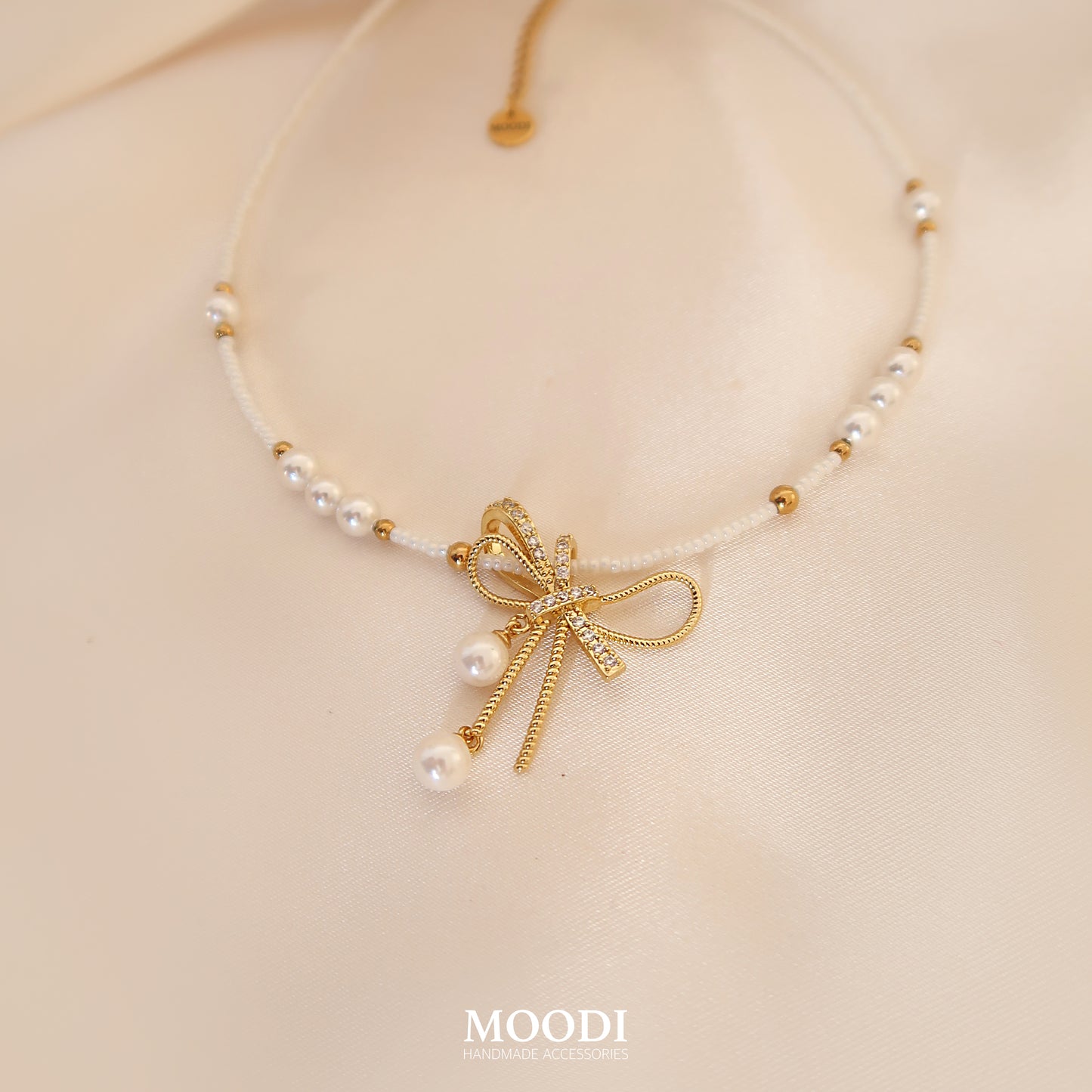 Necklace "Pearl Bow Grace"