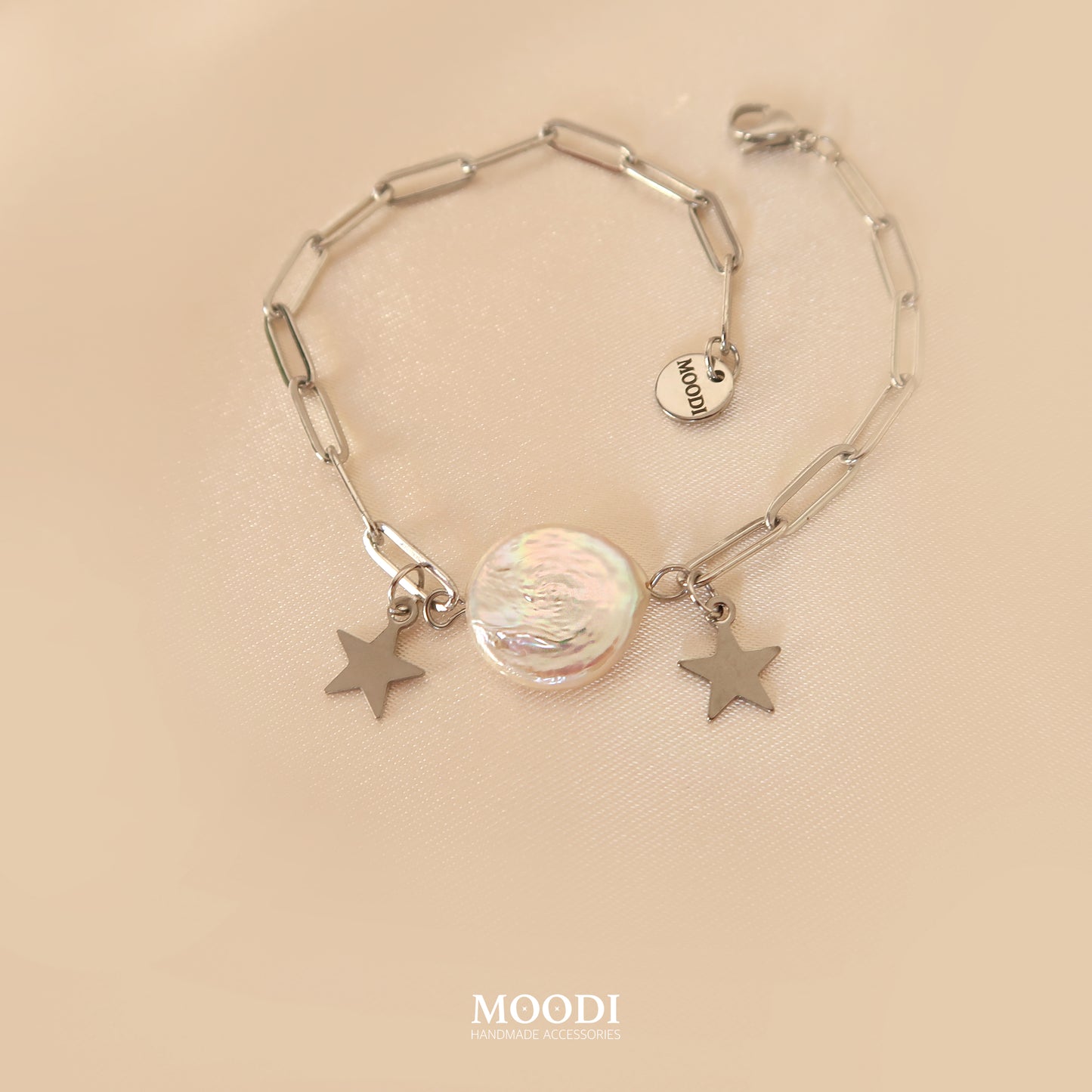 Heavenly kiss bracelet 